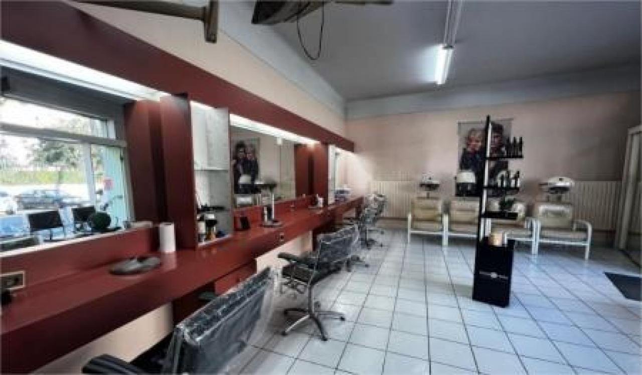 Salon de coiffure à SAINTES