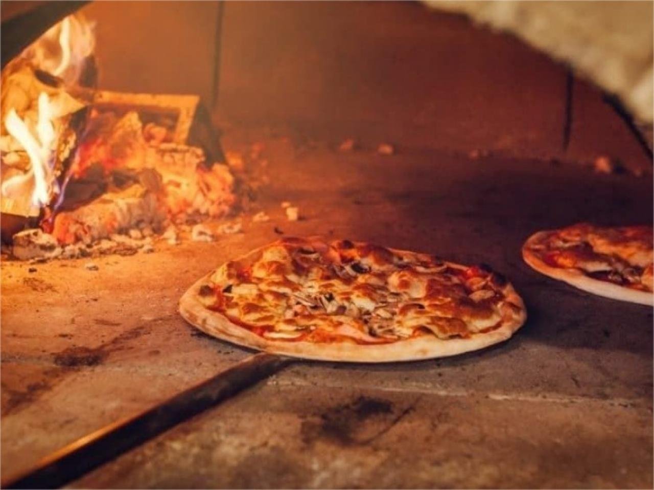 PIZZERIA, RESTAURANT