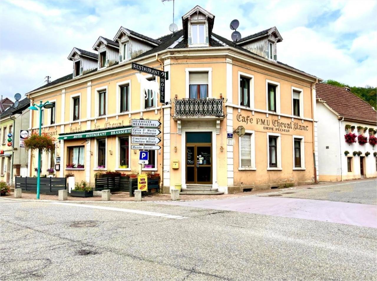HÔTEL RESTAURANT AU CHEVAL BLANC